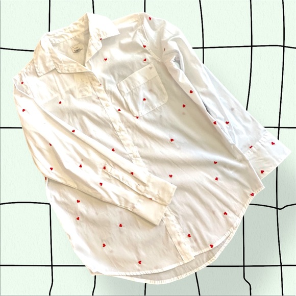 Embroidered ❤️ Button-up - Picture 3 of 5